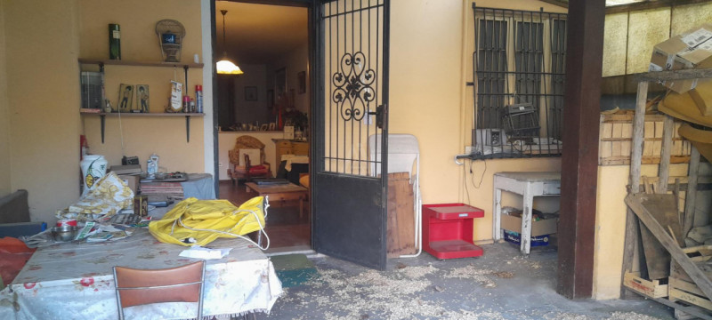 Scoprite un'opportunità unica con questo splendido palazzo situato nel centro storico di Castello...