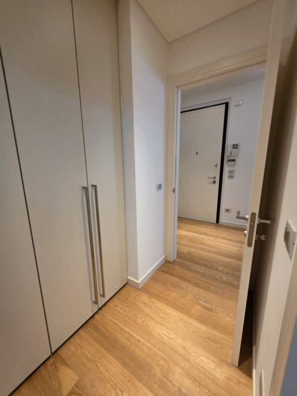 Nel prestigioso contesto del Centro Storico di Padova, proponiamo in affitto un elegante appartam...