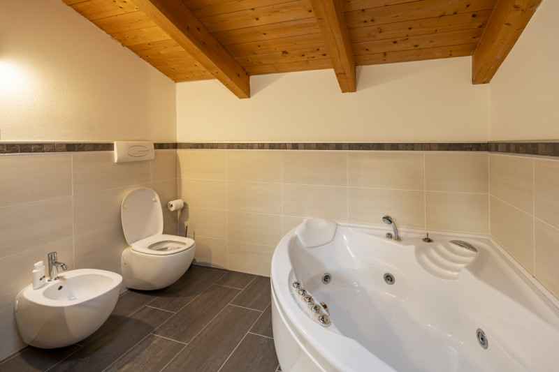 Porzione di recente costruzione ubicata a San Vito di Vigonza in un contesto immerso nel verde e ...