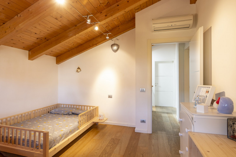 Porzione di recente costruzione ubicata a San Vito di Vigonza in un contesto immerso nel verde e ...