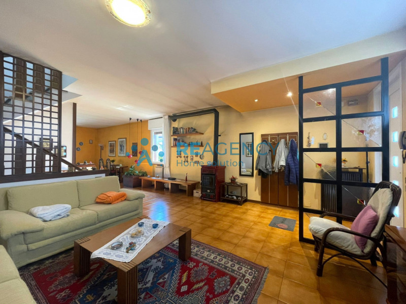 In una delle zone più tranquille e residenziali di Altavilla Vicentina, proponiamo in vendita que...