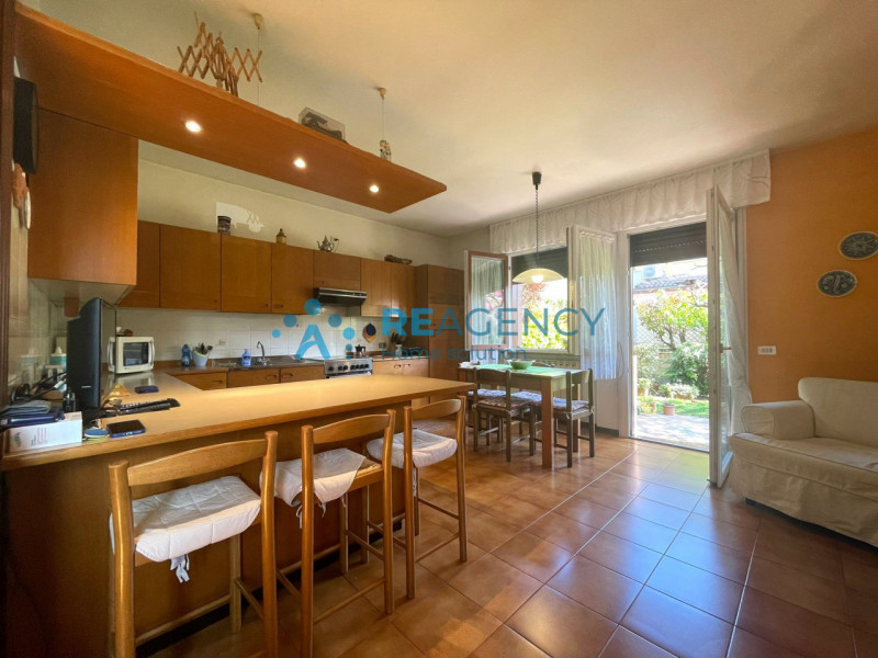 In una delle zone più tranquille e residenziali di Altavilla Vicentina, proponiamo in vendita que...