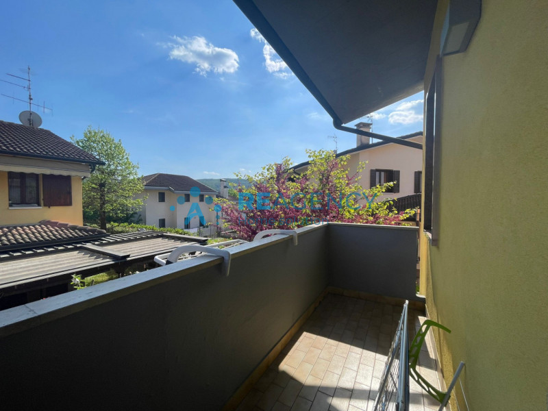 In una delle zone più tranquille e residenziali di Altavilla Vicentina, proponiamo in vendita que...