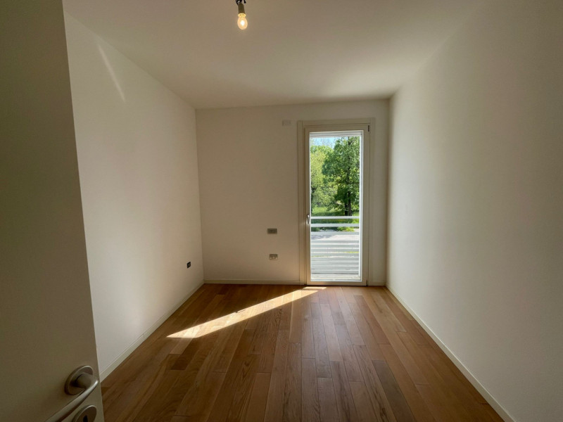 SAN BONAVENTURA – In posizione strategica e comoda a tutti i principali servizi, proponiamo in ve...