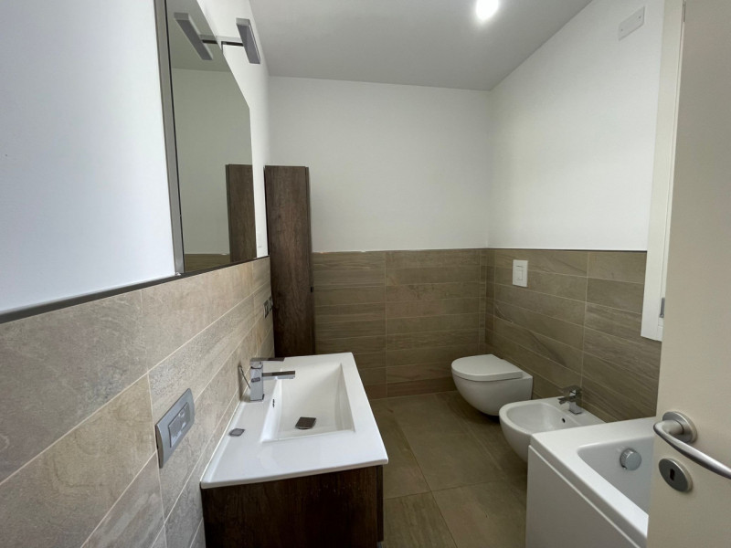 SAN BONAVENTURA – In posizione strategica e comoda a tutti i principali servizi, proponiamo in ve...