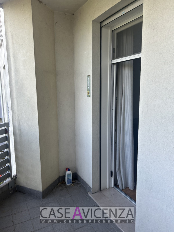 GRISIGNANO CENTRO - APPARTAMENTO PER LAVORATORI - AFFITTIAMO Appartamento con 4 posti letto, comp...