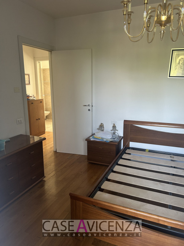 GRISIGNANO CENTRO - APPARTAMENTO PER LAVORATORI - AFFITTIAMO Appartamento con 4 posti letto, comp...