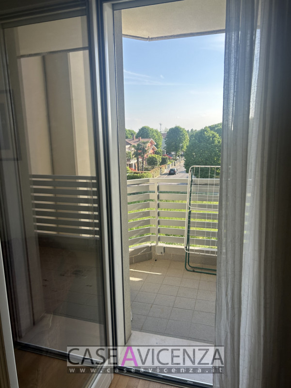 GRISIGNANO CENTRO - APPARTAMENTO PER LAVORATORI - AFFITTIAMO Appartamento con 4 posti letto, comp...