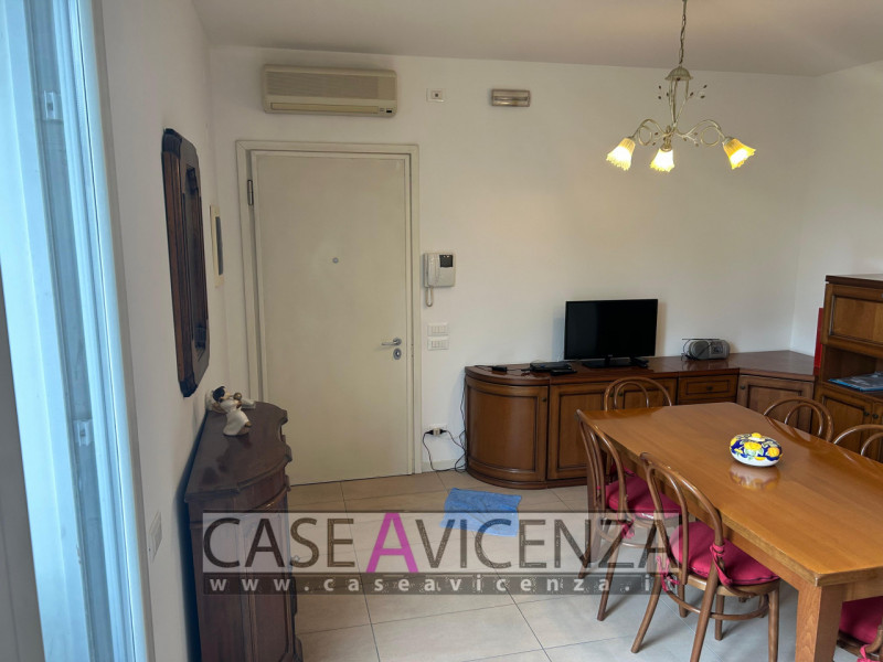 GRISIGNANO CENTRO - APPARTAMENTO ANCHE PER LAVORATORI - AFFITTIAMO Appartamento con 4 posti letto...
