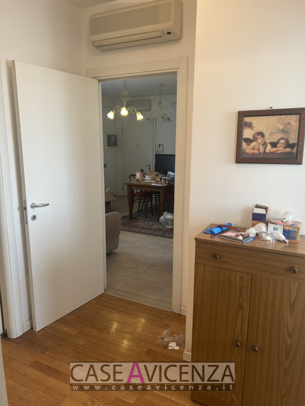 GRISIGNANO CENTRO - APPARTAMENTO PER LAVORATORI - AFFITTIAMO Appartamento con 4 posti letto, comp...