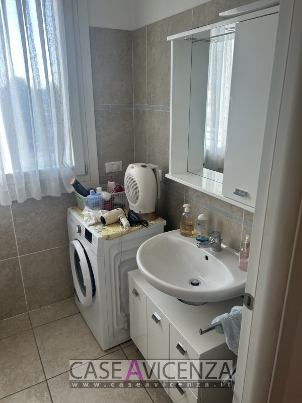 GRISIGNANO CENTRO - APPARTAMENTO PER LAVORATORI - AFFITTIAMO Appartamento con 4 posti letto, comp...