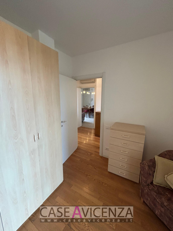 GRISIGNANO CENTRO - APPARTAMENTO ANCHE PER LAVORATORI - AFFITTIAMO Appartamento con 4 posti letto...