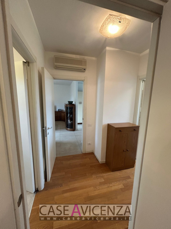 GRISIGNANO CENTRO - APPARTAMENTO ANCHE PER LAVORATORI - AFFITTIAMO Appartamento con 4 posti letto...