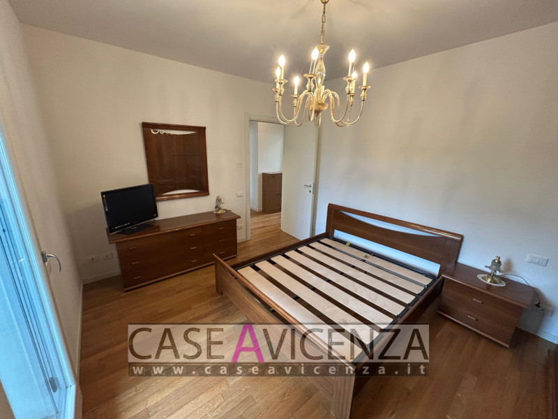 GRISIGNANO CENTRO - APPARTAMENTO ANCHE PER LAVORATORI - AFFITTIAMO Appartamento con 4 posti letto...