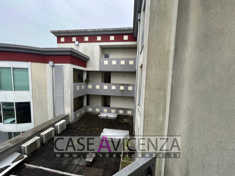GRISIGNANO CENTRO - APPARTAMENTO ANCHE PER LAVORATORI - AFFITTIAMO Appartamento con 4 posti letto...