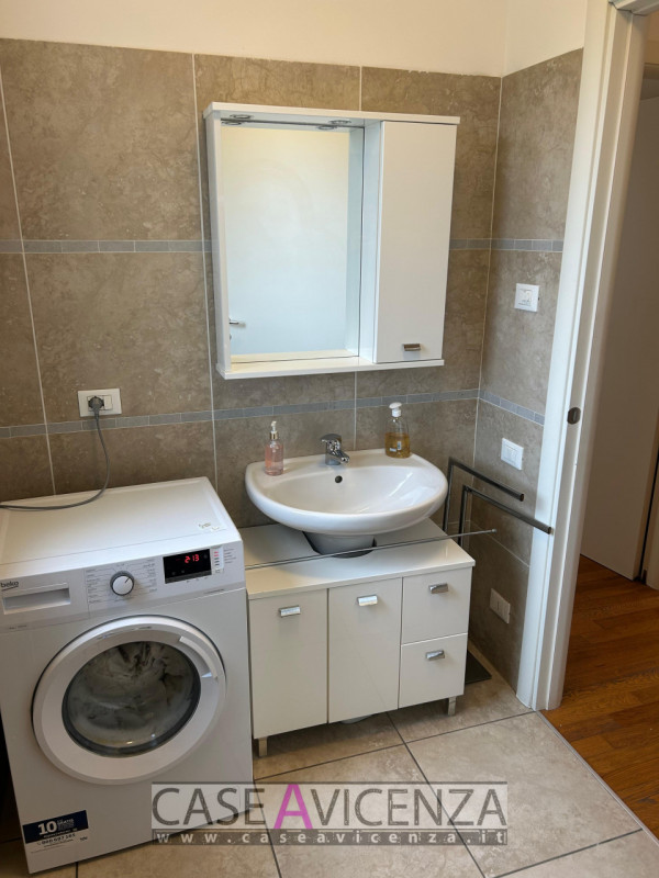 GRISIGNANO CENTRO - APPARTAMENTO ANCHE PER LAVORATORI - AFFITTIAMO Appartamento con 4 posti letto...
