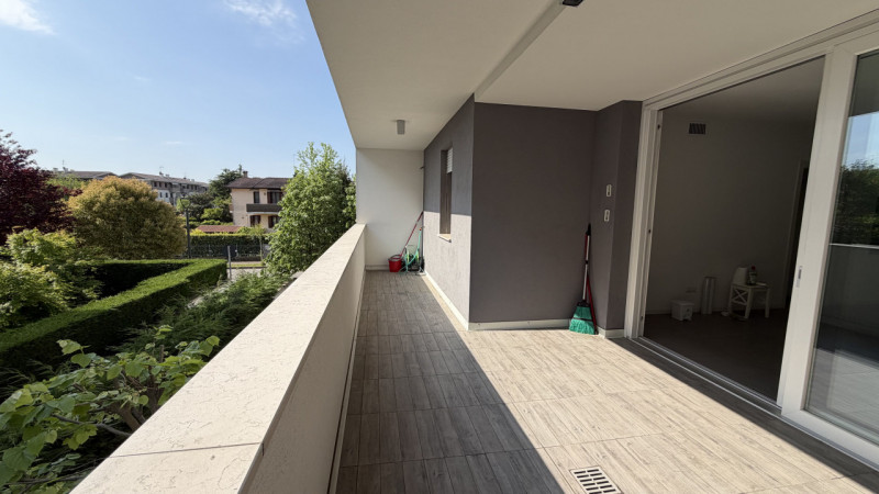 Scopri il tuo nuovo nido nel cuore di Perarolo, Vigonza! Ti presentiamo un esclusivo appartamento...