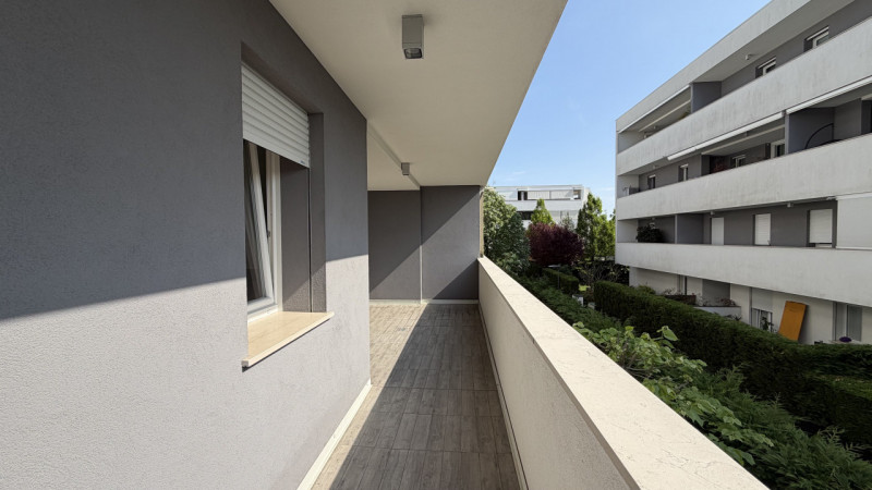 Scopri il tuo nuovo nido nel cuore di Perarolo, Vigonza! Ti presentiamo un esclusivo appartamento...