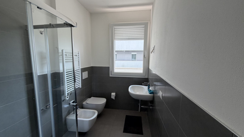 Scopri il tuo nuovo nido nel cuore di Perarolo, Vigonza! Ti presentiamo un esclusivo appartamento...