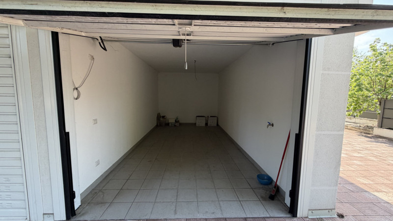 Scopri il tuo nuovo nido nel cuore di Perarolo, Vigonza! Ti presentiamo un esclusivo appartamento...