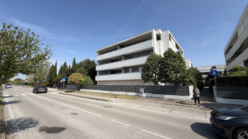 Scopri il tuo nuovo nido nel cuore di Perarolo, Vigonza! Ti presentiamo un esclusivo appartamento...