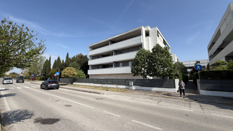 Scopri il tuo nuovo nido nel cuore di Perarolo, Vigonza! Ti presentiamo un esclusivo appartamento...