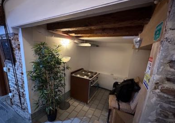 Rif. A.A.358-233

Vendita all'asta - abitazione su 4 livelli in data 29 maggio 2026

Descrizione:...