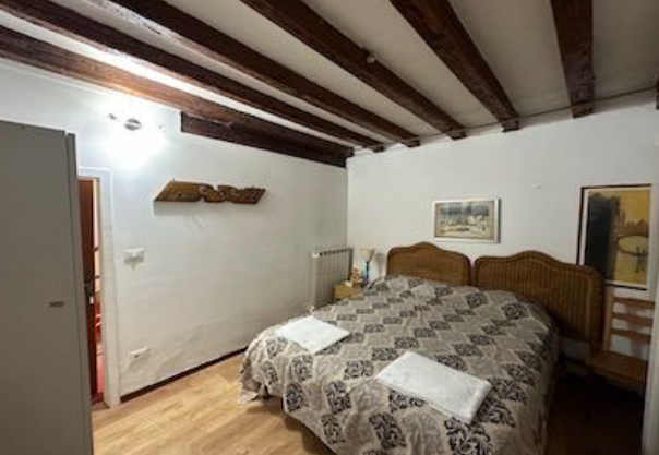 Rif. A.A.358-233

Vendita all'asta - abitazione su 4 livelli in data 29 maggio 2026

Descrizione:...