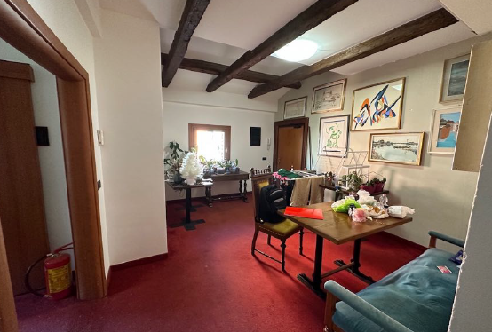 Rif. A.A.358-235

Vendita all'asta - appartamento al 3° piano in data 29 maggio 2026

Descrizione...