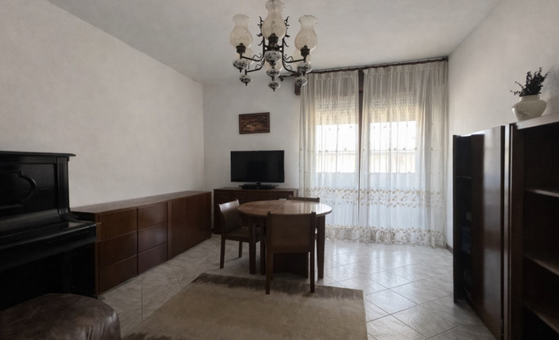 Via Monte Rosa. Centralissimo. Disponibile da luglio.
Canone Euro 1.100 non trattabili. Appartame...