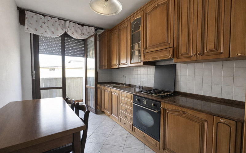 Via Monte Rosa. Centralissimo. Disponibile da luglio.
Canone Euro 1.100 non trattabili. Appartame...