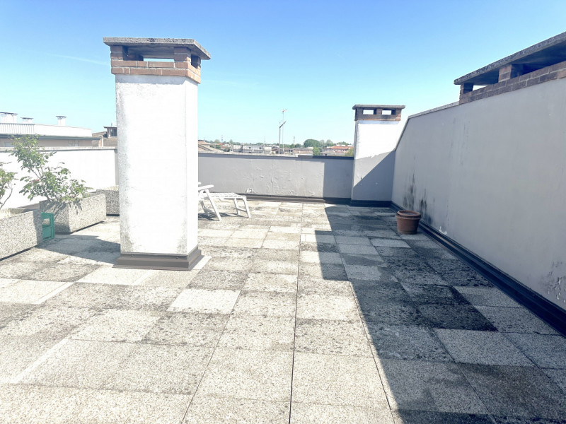 Via Monte Rosa. Centralissimo. Disponibile da luglio.
Canone Euro 1.100 non trattabili. Appartame...