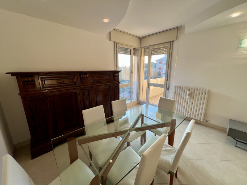 MONTAGNANA, in zona ben servita e comoda tutti i principali servizi al di fuori delle Mura antich...