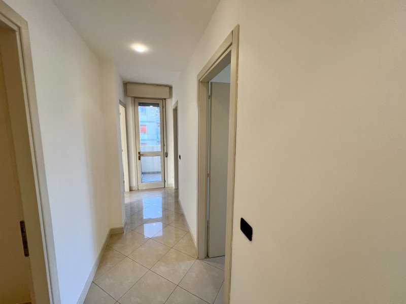 MONTAGNANA, in zona ben servita e comoda tutti i principali servizi al di fuori delle Mura antich...