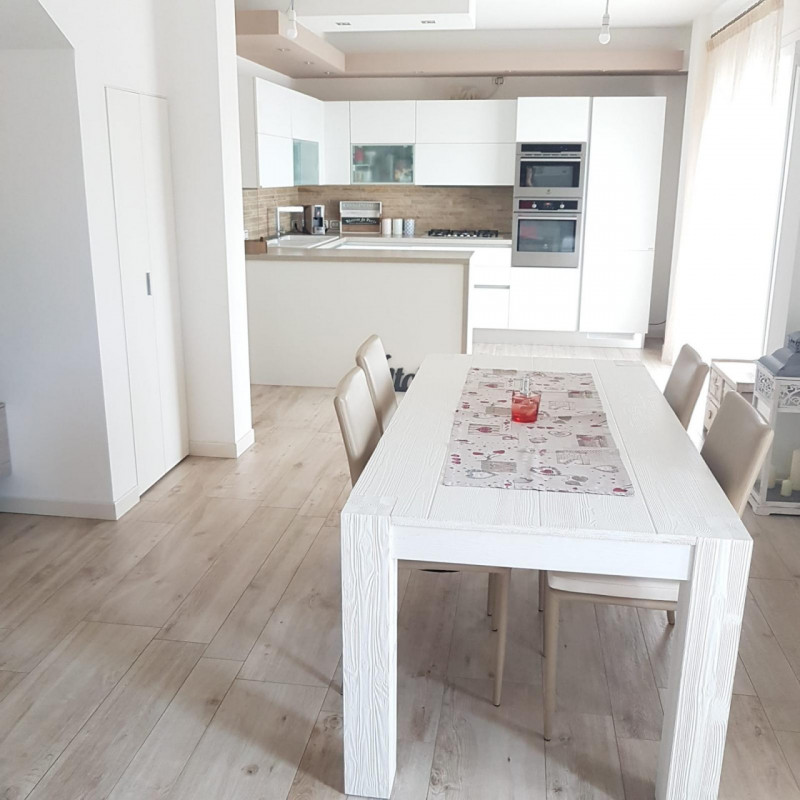 ALBIGNASEGO San Giacomo vendesi appartamento su due livelli primo e sottotetto in un complesso di...