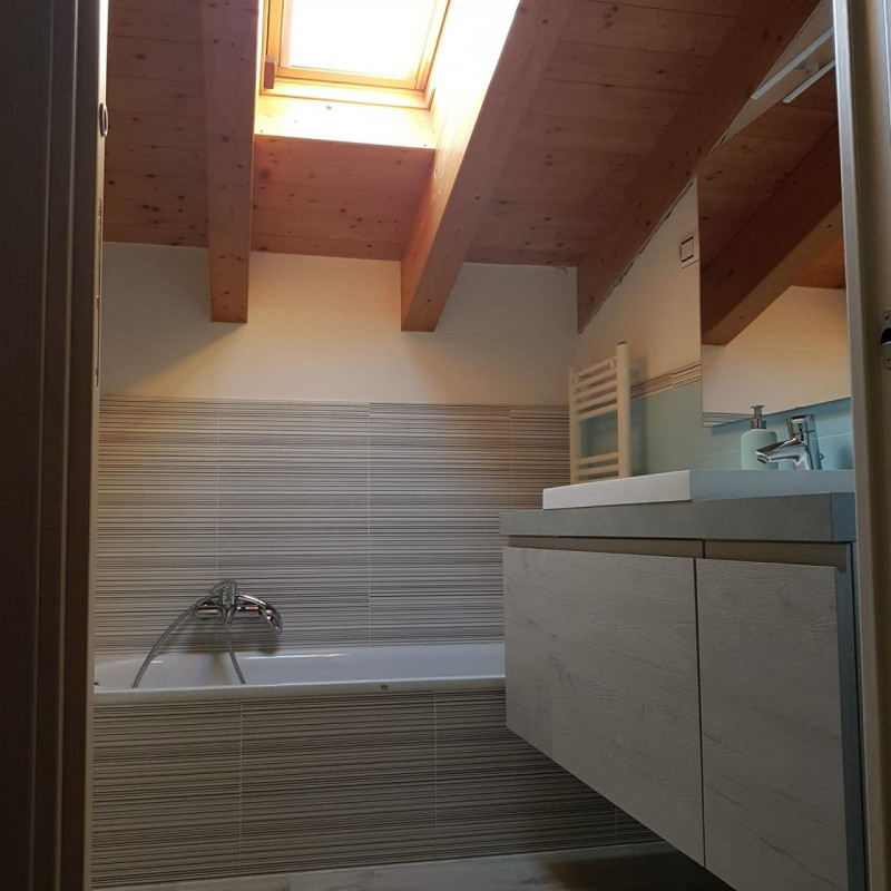 ALBIGNASEGO San Giacomo vendesi appartamento su due livelli primo e sottotetto in un complesso di...