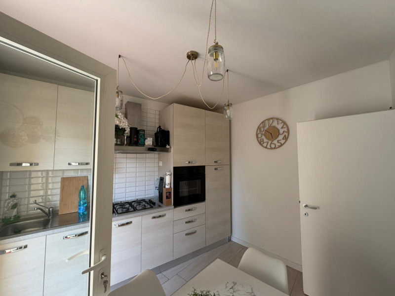 Nel suggestivo contesto dei Colli Euganei, proponiamo in vendita appartamento completamente ristr...