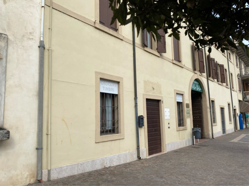 Ufficio in 2 a Mozzecane (VR)