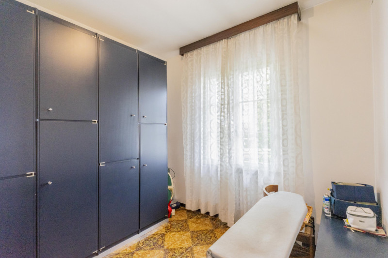 Saonara: esclusiva villa singola su più livelli con ampio giardino di proprietà e composta al pia...