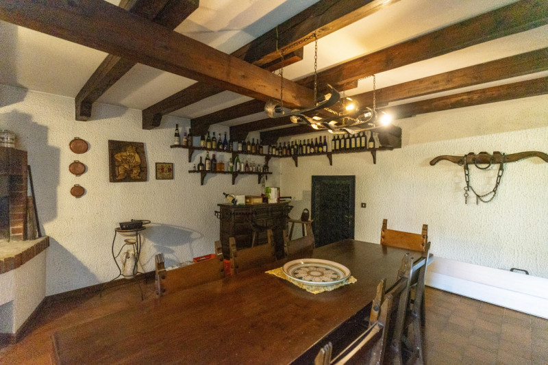 Saonara: esclusiva villa singola su più livelli con ampio giardino di proprietà e composta al pia...