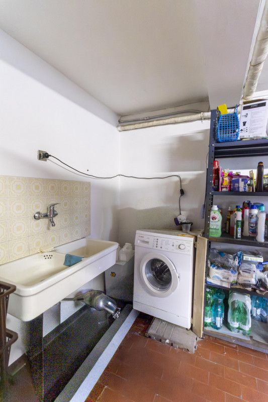 Saonara: esclusiva villa singola su più livelli con ampio giardino di proprietà e composta al pia...