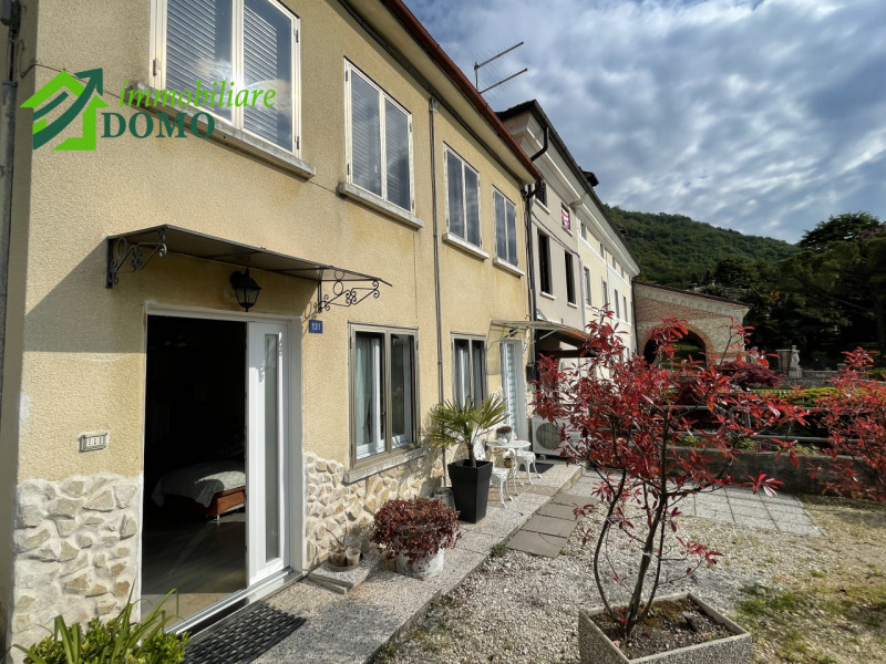 Nel cuore del centro di Santorso, in una zona leggermente collinare che garantisce tranquillità e...