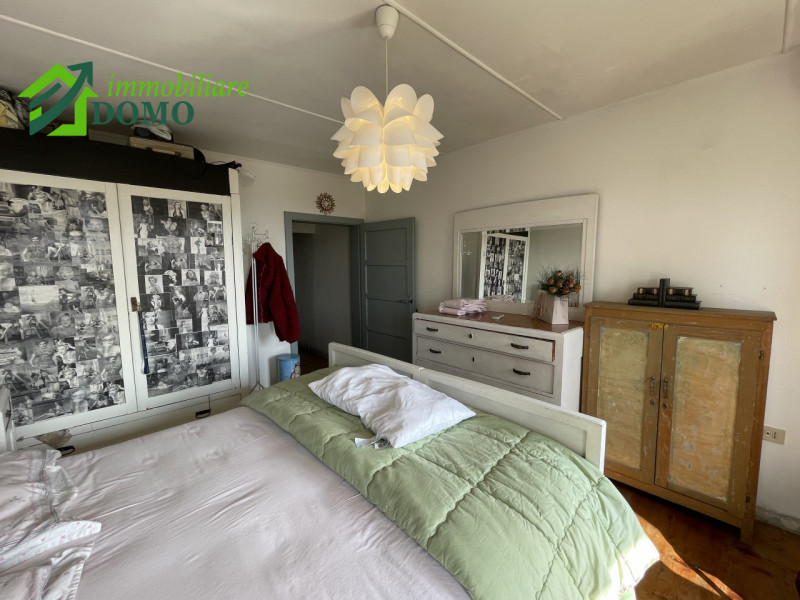 Nel cuore del centro di Santorso, in una zona leggermente collinare che garantisce tranquillità e...