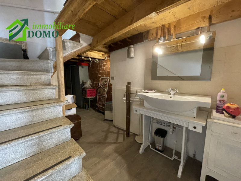 Nel cuore del centro di Santorso, in una zona leggermente collinare che garantisce tranquillità e...