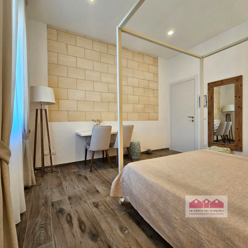 FAVIGNANA CENTRO: SPLENDIDO ATTICO TRICAMERE CON TERRAZZA PANORAMICA, COMPLETAMENTE RISTRUTTURATO...