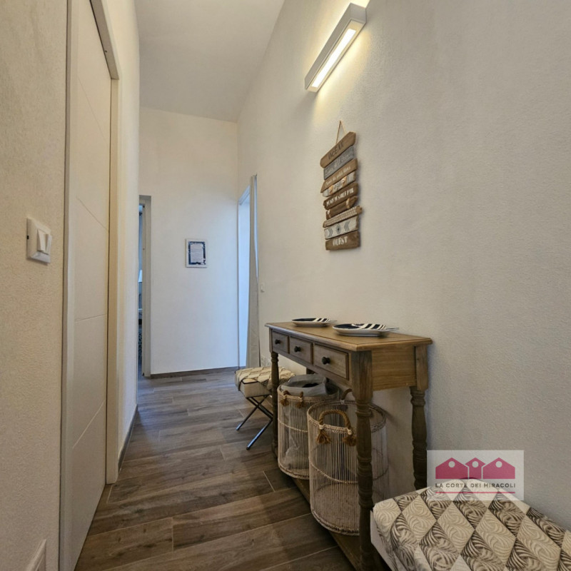 FAVIGNANA CENTRO: SPLENDIDO ATTICO TRICAMERE CON TERRAZZA PANORAMICA, COMPLETAMENTE RISTRUTTURATO...