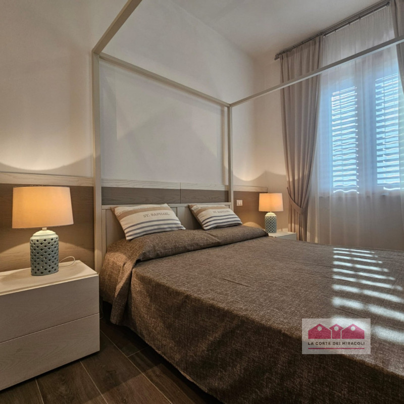 FAVIGNANA CENTRO: SPLENDIDO ATTICO TRICAMERE CON TERRAZZA PANORAMICA, COMPLETAMENTE RISTRUTTURATO...