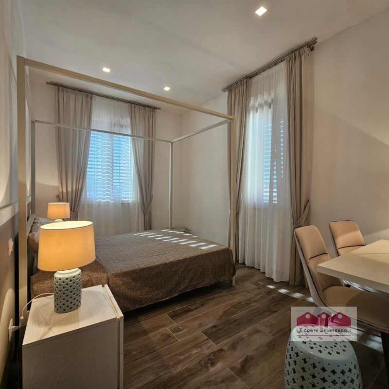 FAVIGNANA CENTRO: SPLENDIDO ATTICO TRICAMERE CON TERRAZZA PANORAMICA, COMPLETAMENTE RISTRUTTURATO...