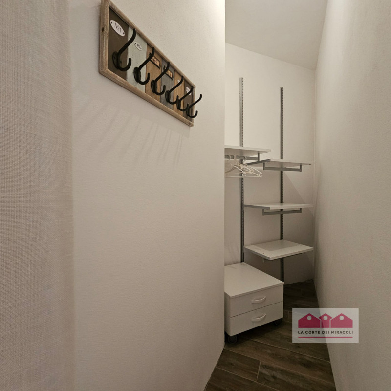 FAVIGNANA CENTRO: SPLENDIDO ATTICO TRICAMERE CON TERRAZZA PANORAMICA, COMPLETAMENTE RISTRUTTURATO...