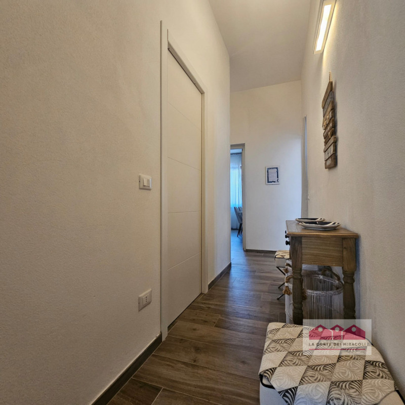 FAVIGNANA CENTRO: SPLENDIDO ATTICO TRICAMERE CON TERRAZZA PANORAMICA, COMPLETAMENTE RISTRUTTURATO...